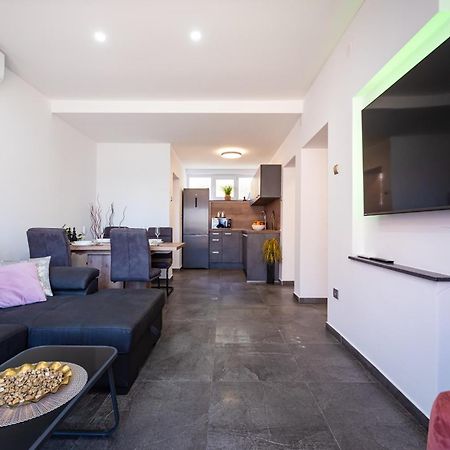 Kolovare Garden Oasis - First Row By Sea Apartment Zadar Luaran gambar