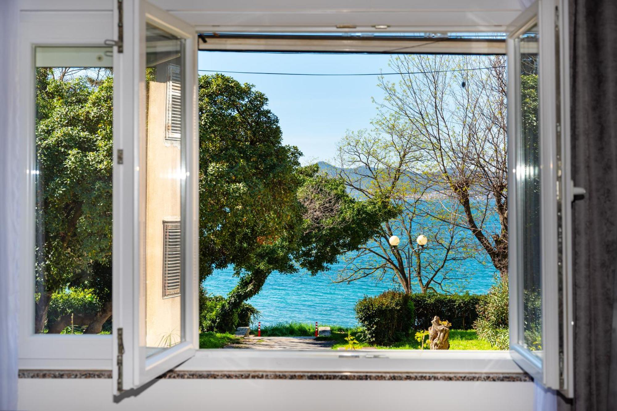 Kolovare Garden Oasis - First Row By Sea Apartment Zadar Luaran gambar