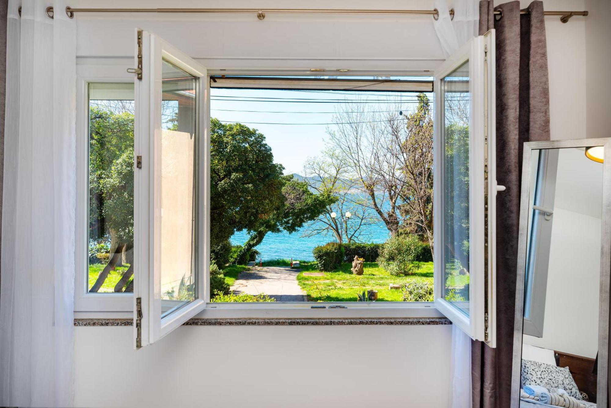 Kolovare Garden Oasis - First Row By Sea Apartment Zadar Luaran gambar
